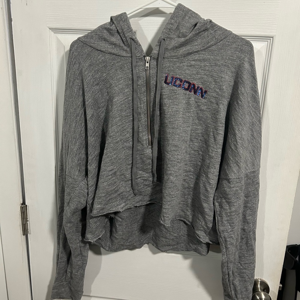 VS Pink Cropped UConn Huskies Logo Quarter Zip Sweatshirt